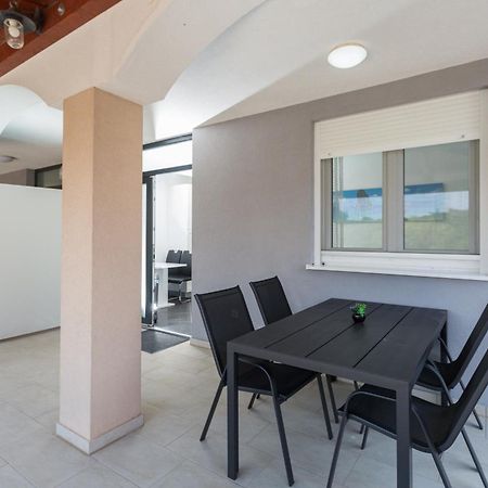 Apartments Adriana プーラ 部屋 写真