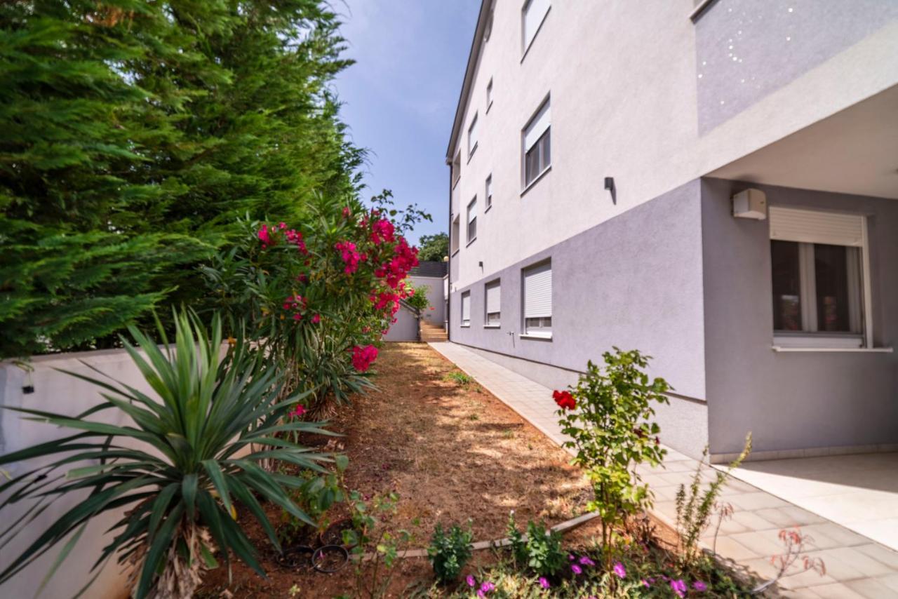 Apartments Adriana プーラ エクステリア 写真
