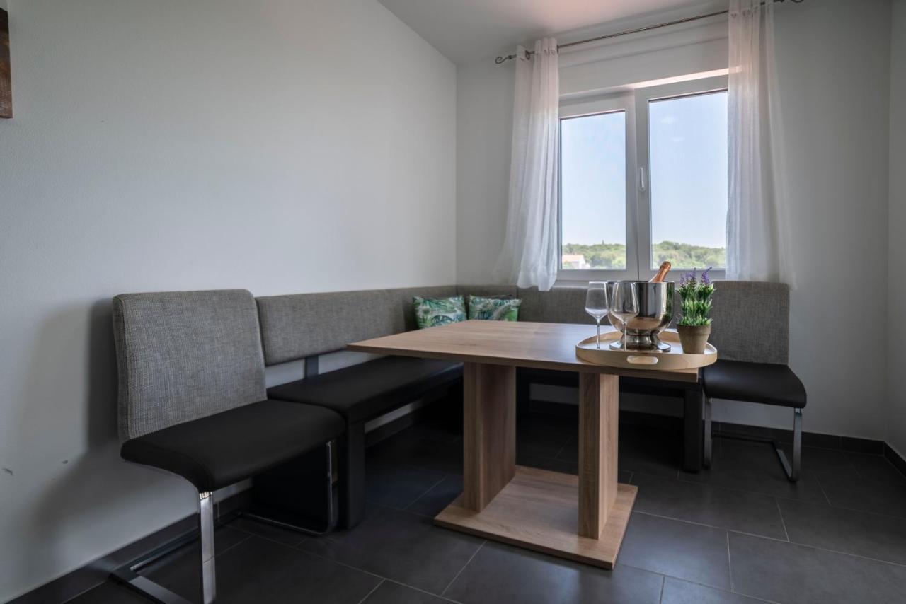 Apartments Adriana プーラ エクステリア 写真