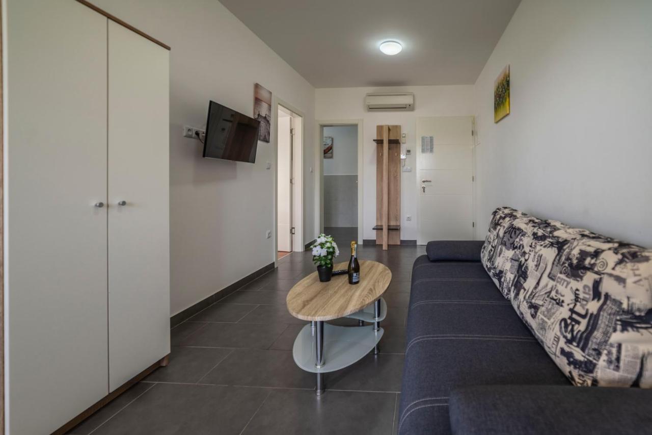 Apartments Adriana プーラ エクステリア 写真
