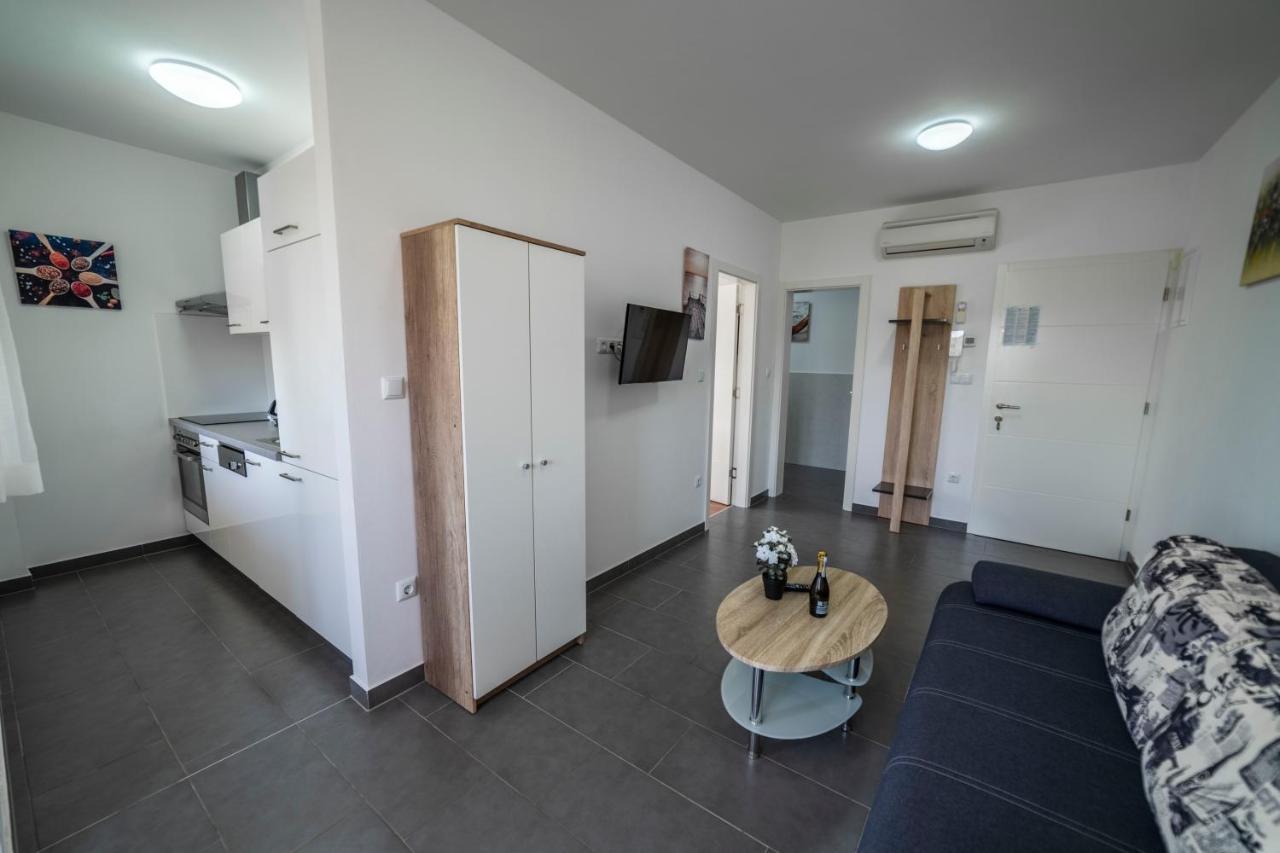 Apartments Adriana プーラ エクステリア 写真
