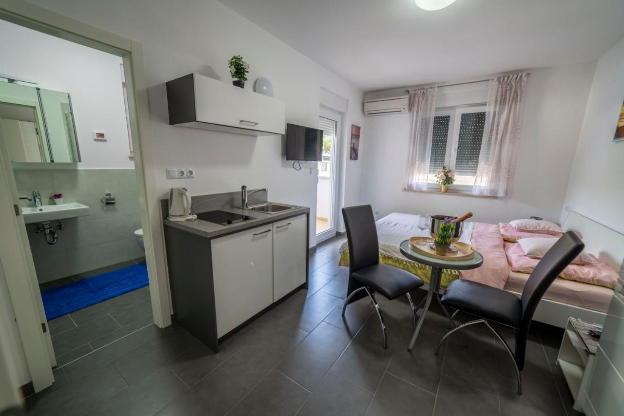 Apartments Adriana プーラ エクステリア 写真
