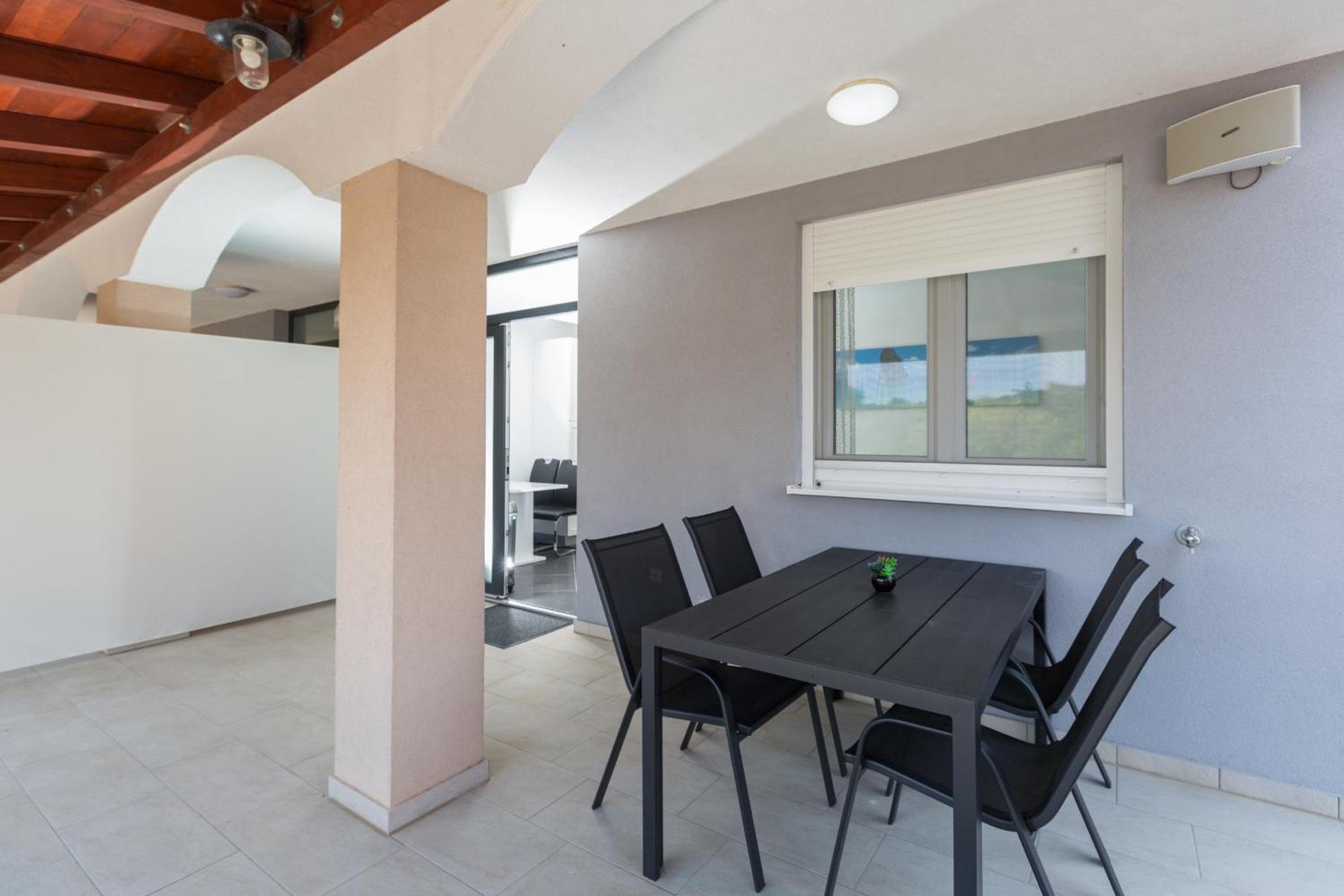 Apartments Adriana プーラ 部屋 写真