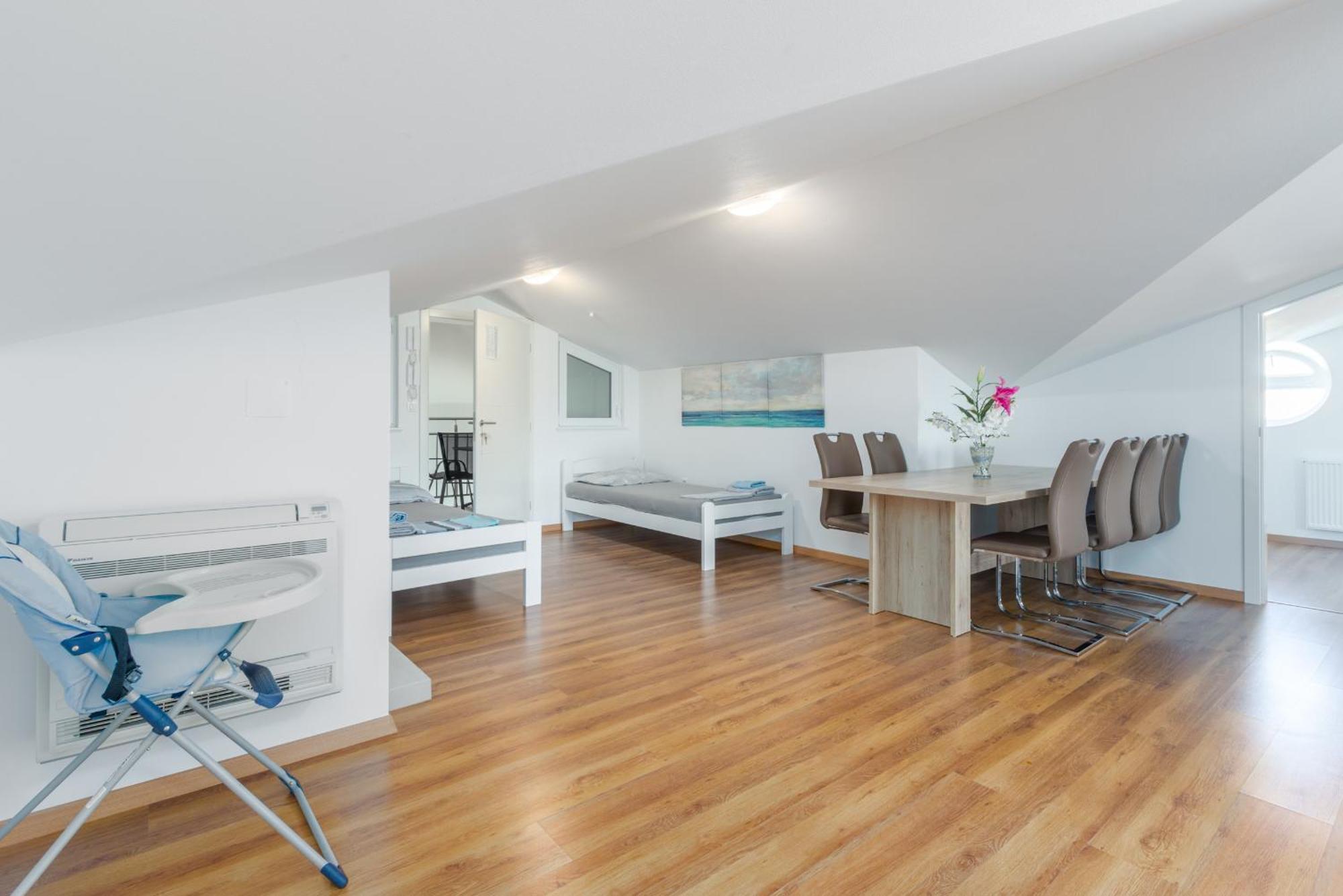 Apartments Adriana プーラ 部屋 写真